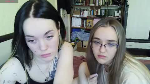 Snapshot of mia_ellis_ chatting on 07/02/26, 10:21 Mia and Jenny online show from 07/02/26, 10:21