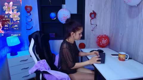 mia_esposito2 online show from 09/11/25, 10:15