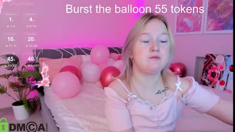 Mia online show from 10/04/25, 07:28