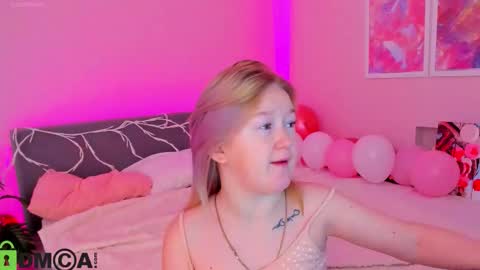 Mia online show from 10/05/25, 02:32