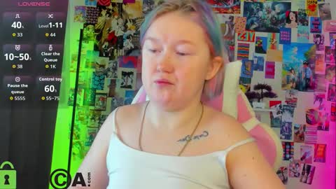 Mia online show from 01/15/26, 02:49