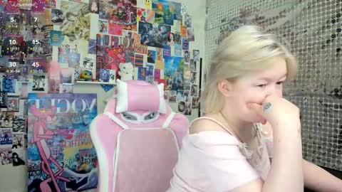 Snapshot of mia_ferd chatting on 03/27/26, 03:23 Mia online show from 03/27/26, 03:23