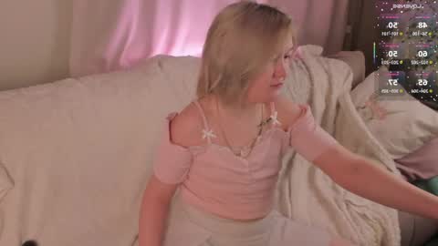 Snapshot of mia_ferd chatting on 04/18/26, 02:37 Mia online show from 04/18/26, 02:37