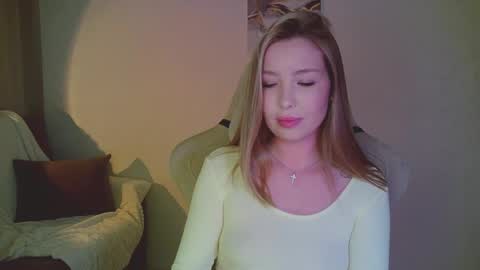 Snapshot of mia_fleur_ chatting on 04/24/26, 07:16 Mia online show from 04/24/26, 07:16