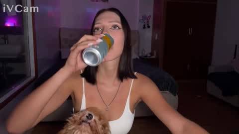 mia_floo online show from 10/22/25, 02:39