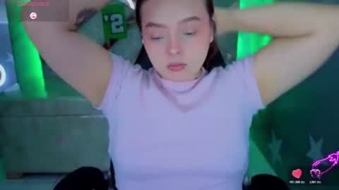 Snapshot of mia_foster_t chatting on 07/10/26, 01:03 Mia online show from 07/10/26, 01:03