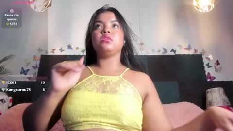 mia_fox05 online show from 03/13/26, 12:39