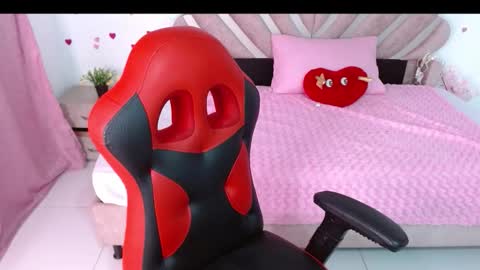 mia online show from 03/28/26, 01:11