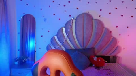 mia online show from 04/04/26, 11:57