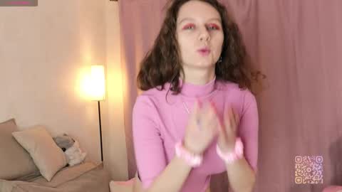 Snapshot of mia_frizz chatting on 02/15/26, 02:25 Mia online show from 02/15/26, 02:25