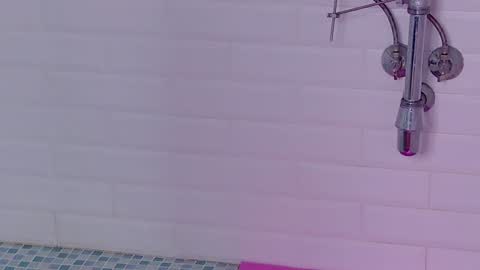 Mia online show from 12/14/24, 12:33