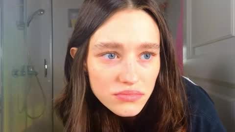 Mia online show from 03/03/25, 05:31