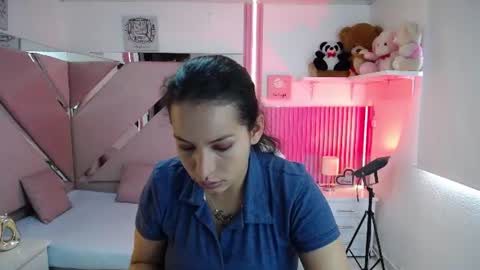 Snapshot of mia_garcia28 chatting on 07/09/26, 02:43 mia_garcia28 online show from 07/09/26, 02:43