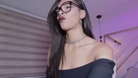 Mia online show from 02/01/26, 03:16