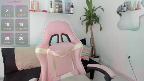 Snapshot of mia_girl00 chatting on 01/09/26, 02:14 Mia online show from 01/09/26, 02:14