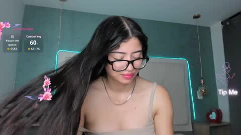mia online show from 06/03/26, 02:33