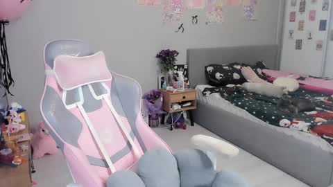 Snapshot of mia_gothh chatting on 01/22/25, 03:07 MIA HELP ME REACH 100 LIKES online show from 01/22/25, 03:07