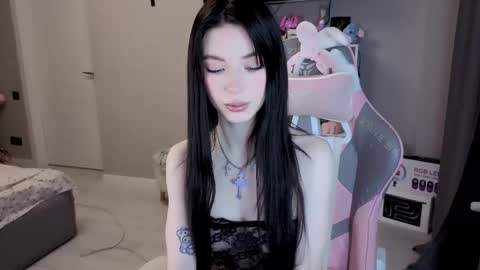 MIA HELP ME REACH 100 LIKES online show from 12/03/25, 03:43