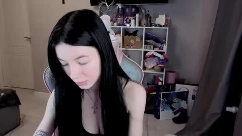 MIA HELP ME REACH 100 LIKES online show from 02/18/26, 03:19