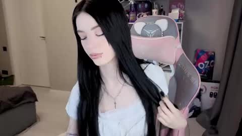 MIA HELP ME REACH 100 LIKES online show from 02/23/26, 03:31