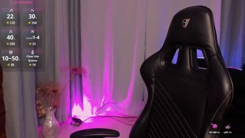 Mia online show from 01/04/25, 02:46