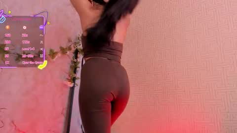 Mia online show from 09/28/25, 12:43