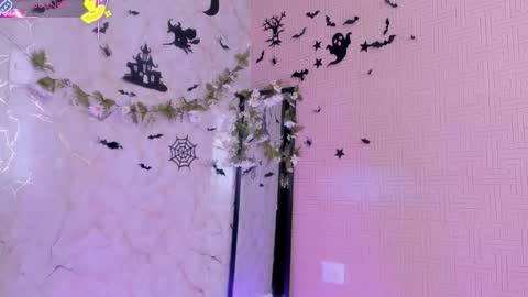 Mia online show from 11/04/25, 03:11