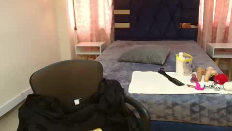 Snapshot of mia_holly__ chatting on 10/18/25, 07:47  MIA HOLLY  online show from 10/18/25, 07:47