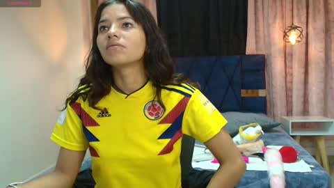 Snapshot of mia_holly__ chatting on 10/19/25, 07:53  MIA HOLLY  online show from 10/19/25, 07:53