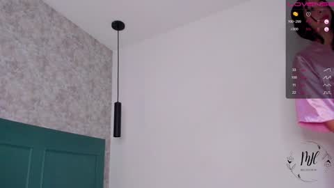 Snapshot of mia_holson chatting on 12/05/24, 11:38 I am Mia online show from 12/05/24, 11:38