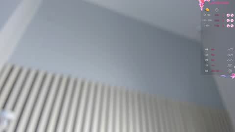 Snapshot of mia_holson chatting on 12/23/24, 02:39 I am Mia online show from 12/23/24, 02:39