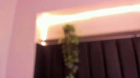 Snapshot of mia_holson chatting on 01/16/25, 02:41 I am Mia online show from 01/16/25, 02:41