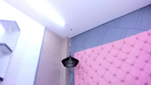 Mia online show from 02/08/26, 12:52