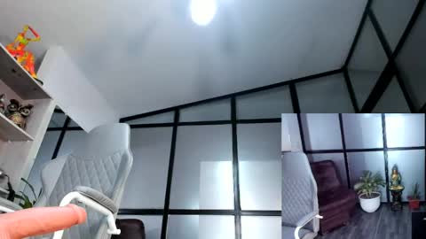 Mia.... Nice to meet you  thumb up me please its important online show from 02/15/25, 04:23