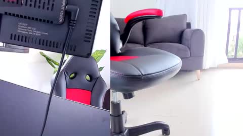 Mia.... Nice to meet you  thumb up me please its important online show from 11/11/25, 07:25