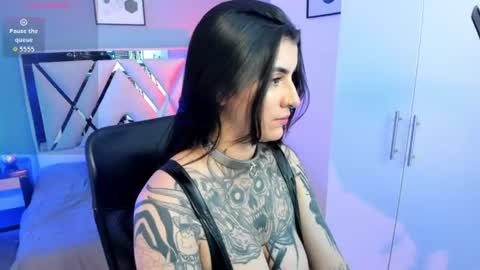 Snapshot of mia_jagger chatting on 07/04/26, 04:51 Val online show from 07/04/26, 04:51