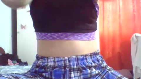 Snapshot of mia_k02 chatting on 11/04/25, 10:20 Mia online show from 11/04/25, 10:20