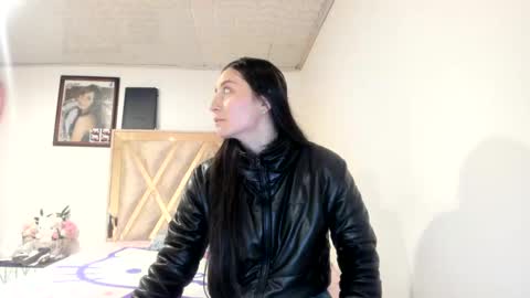 mia kaneee online show from 09/17/25, 01:40