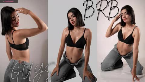 Snapshot of mia_kisses2 chatting on 03/15/26, 02:17 Mia online show from 03/15/26, 02:17