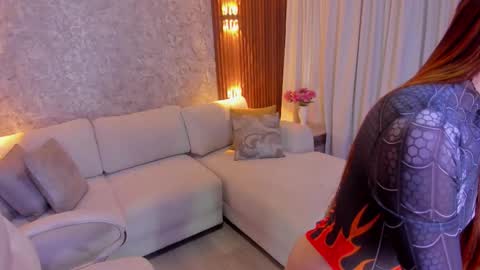 Snapshot of mia_lanee_ chatting on 12/15/25, 11:36 Mia Lane online show from 12/15/25, 11:36