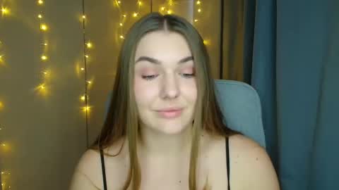 Snapshot of mia_lemm chatting on 10/14/25, 09:32 mia_lemm online show from 10/14/25, 09:32
