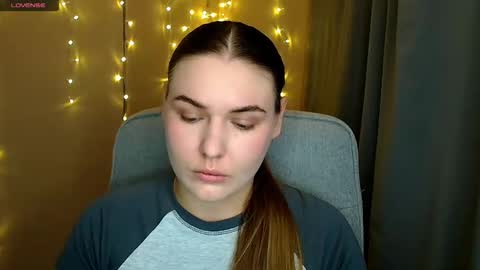 mia_lemm online show from 11/06/25, 11:22