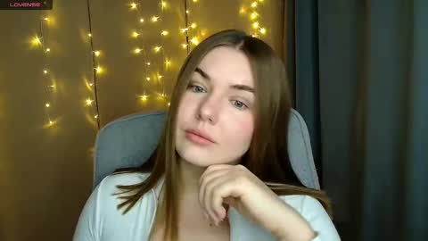mia_lemm online show from 11/20/25, 07:08