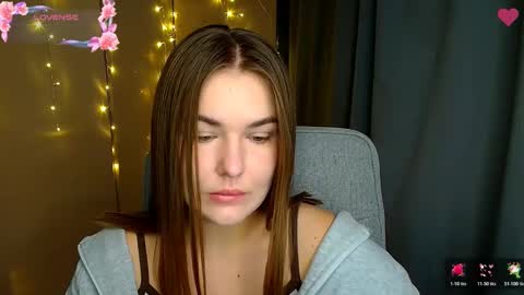 mia_lemm online show from 11/25/25, 08:36