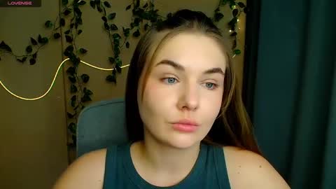 mia_lemm online show from 02/20/26, 08:38