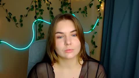 mia_lemm online show from 03/06/26, 06:54