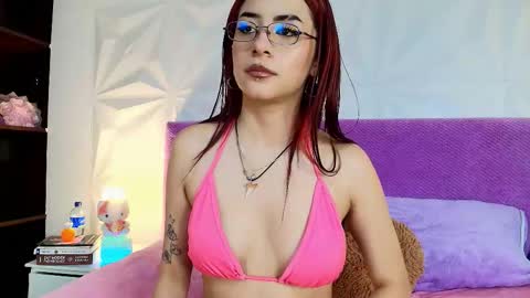 Mia online show from 09/26/25, 07:51