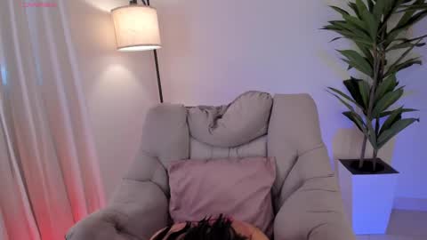 MIA LOVE   online show from 09/26/25, 12:42