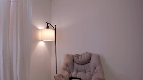 MIA LOVE   online show from 01/09/26, 05:26