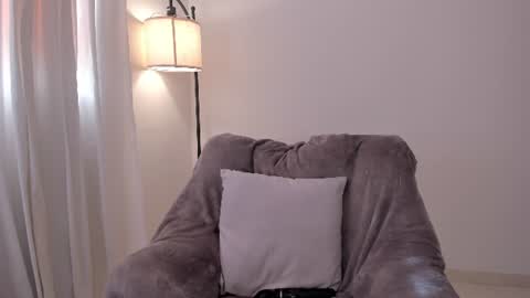 Snapshot of mia_love__ chatting on 06/20/26, 09:39 MIA LOVE online show from 06/20/26, 09:39